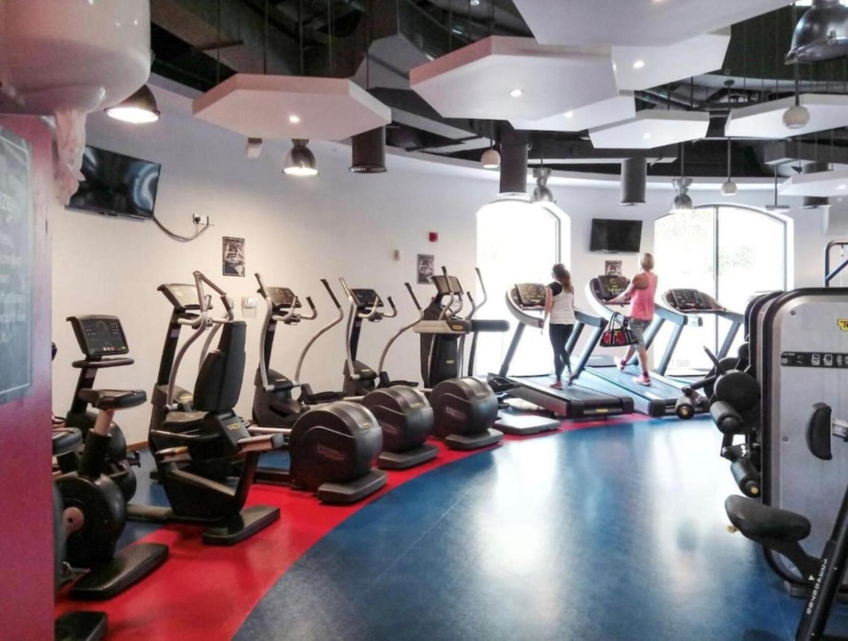 Seaview Beach Hostel Jbr - Walk To Beach - Gym - Pool - Metro Station Dubai Exterior photo